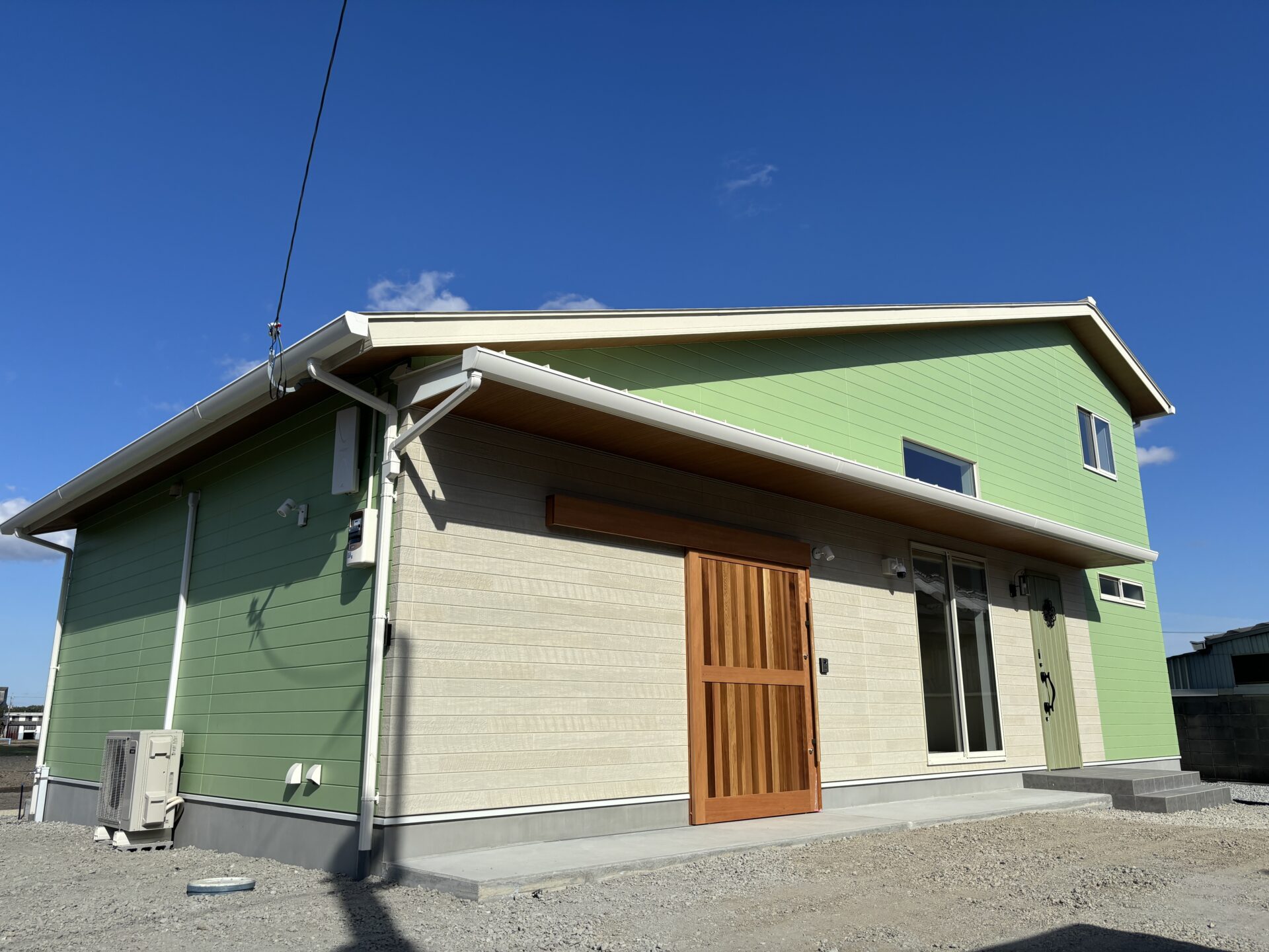 【まんのう町】39坪・4LDK・C値0.19・二階建て・人もネコも毎日楽しく暮らす住宅